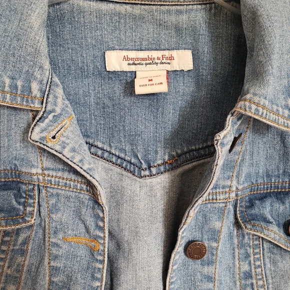 A&F Lightwash Denim Jean Jacket - Picture 3 of 9